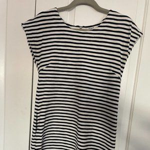 Madewell striped navy and white dress with pockets!